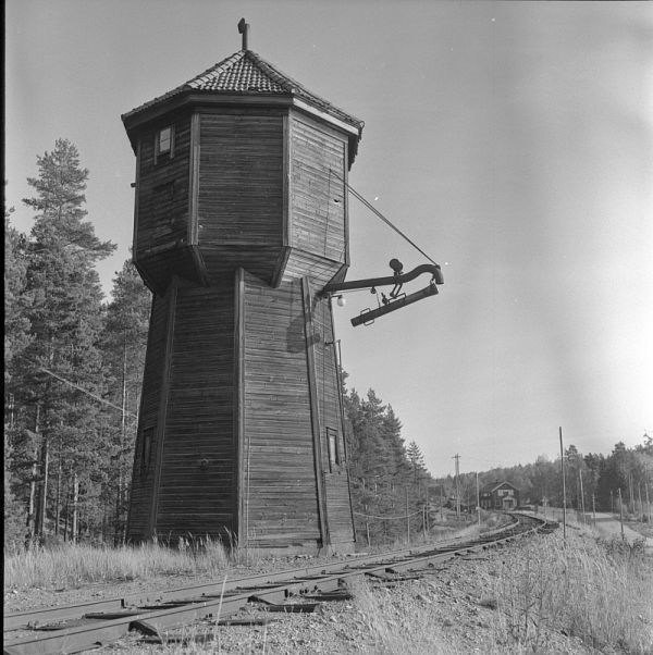 Kråkviken vattentorn och station