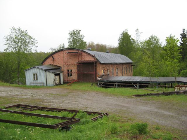 Kvarvarande byggnad vid Kålsters bruk 080518